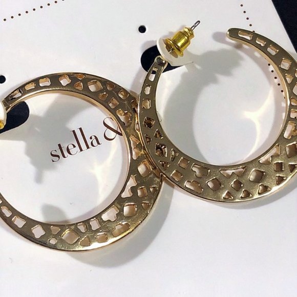 :: Stella & Dot⚜️[GOLD] Avalon Hoop Earrings - Picture 6 of 7